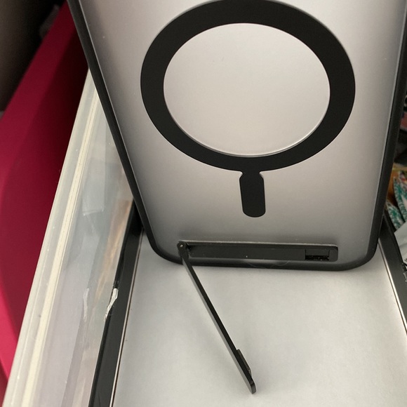 Chitri I phone 13 Pro Max case - Picture 3 of 3